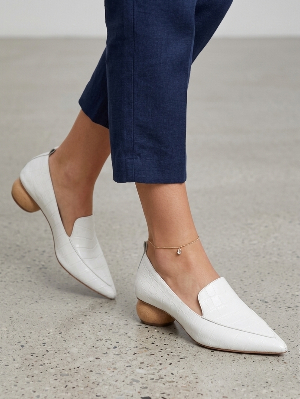 Jeffrey Campbell Viona White Crocodile Embossed Leather Pointed Toe Loafers WD-7